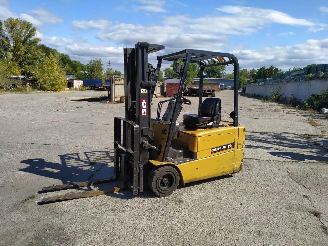 Электрический вилочный погрузчик Caterpillar EP20KT